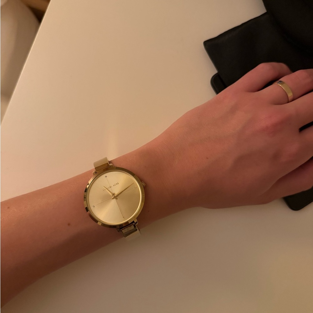 Michael Kors gold-tone watch - Picture 8 of 8